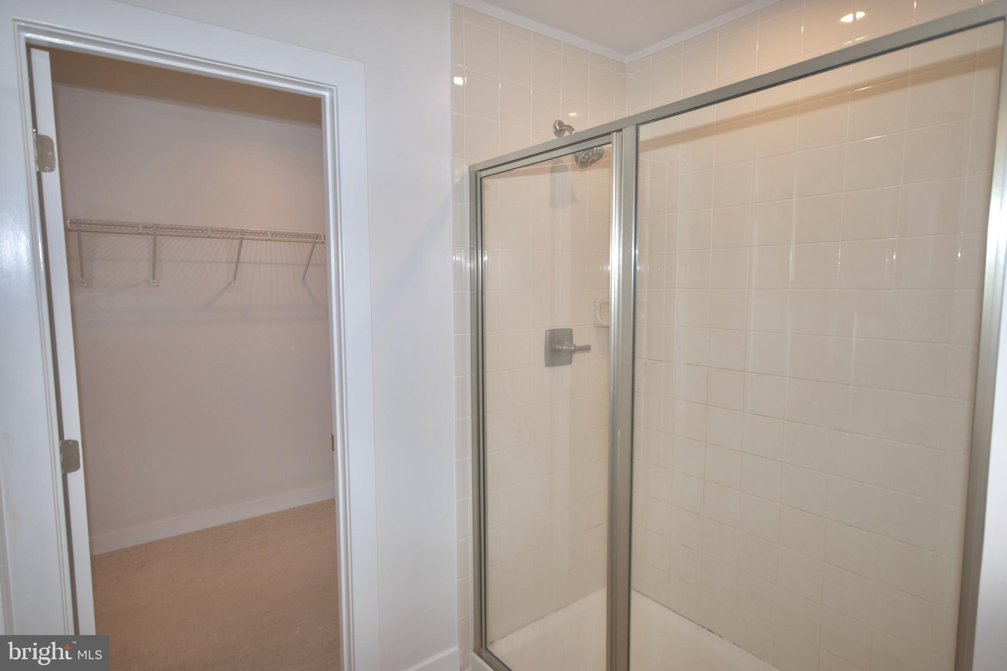 7426 LAKE WILLOW COURT