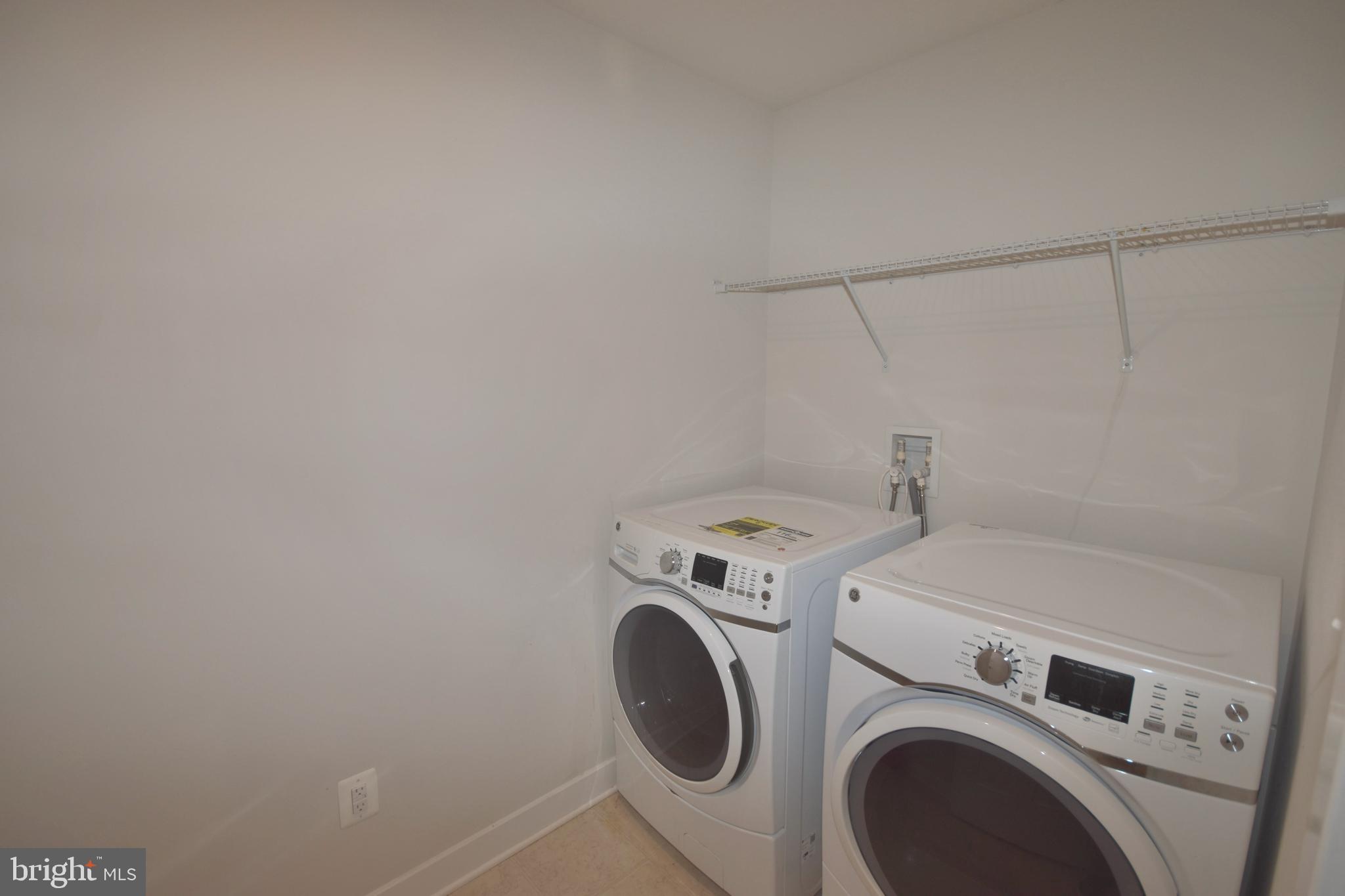 7426 LAKE WILLOW COURT