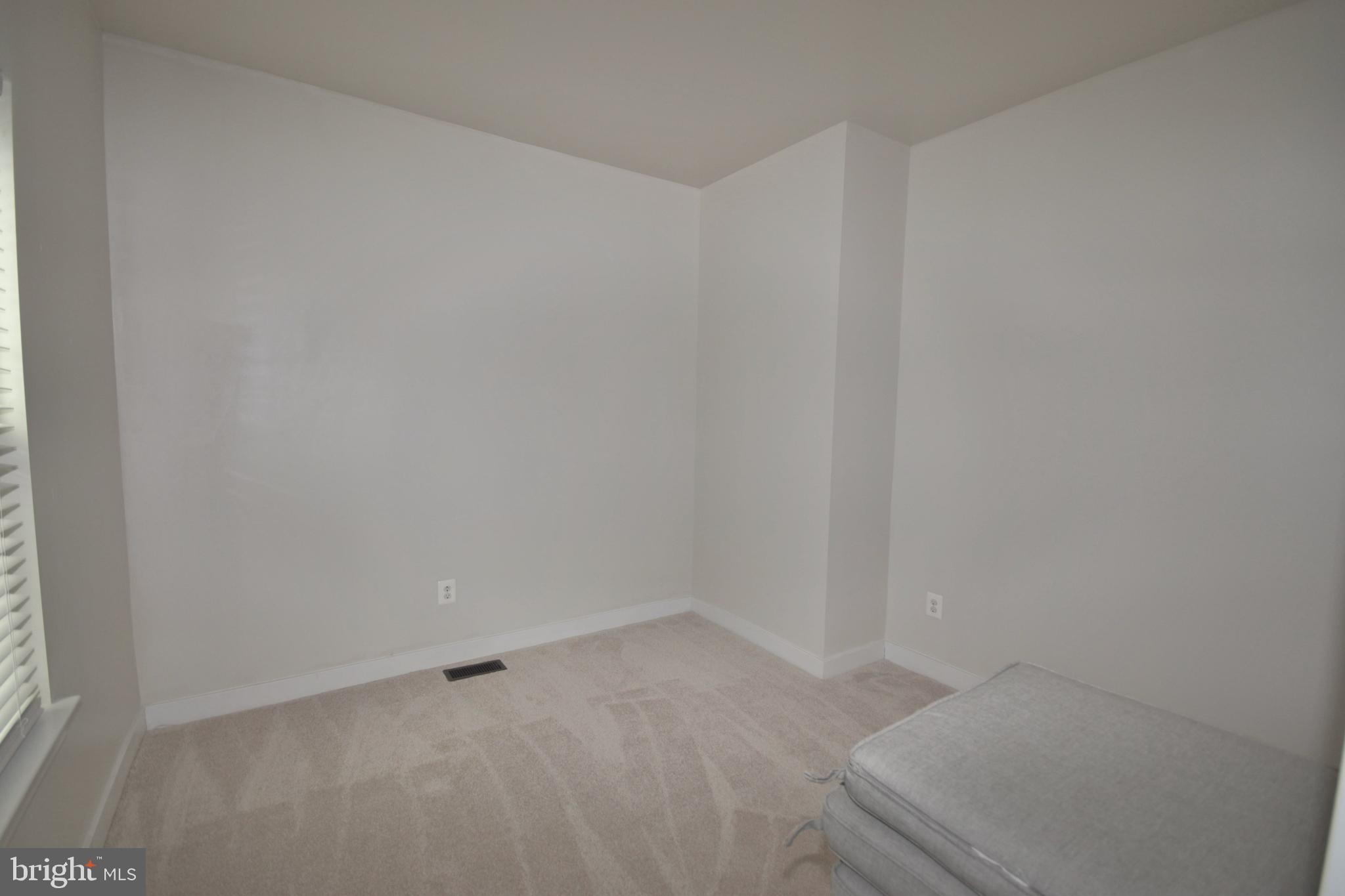 7426 LAKE WILLOW COURT