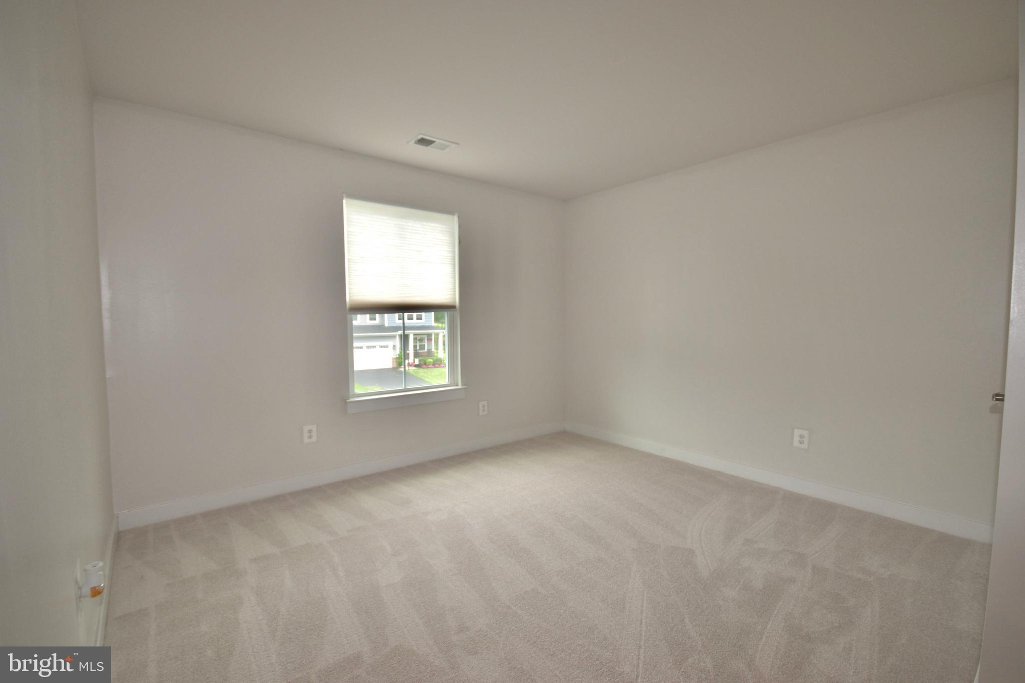 7426 LAKE WILLOW COURT