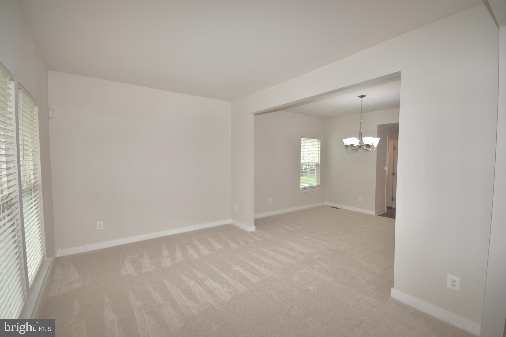 7426 LAKE WILLOW COURT