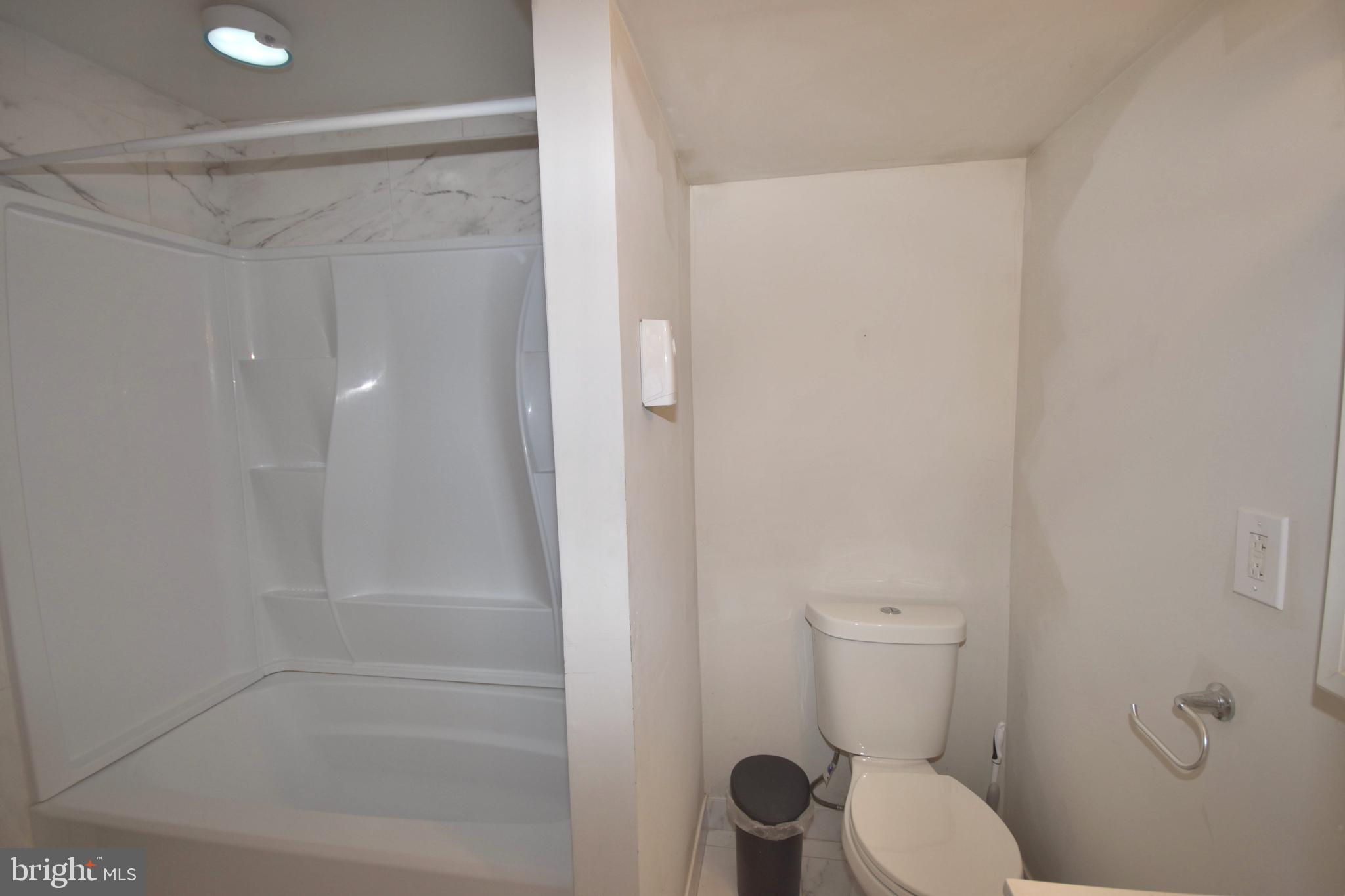 7426 LAKE WILLOW COURT