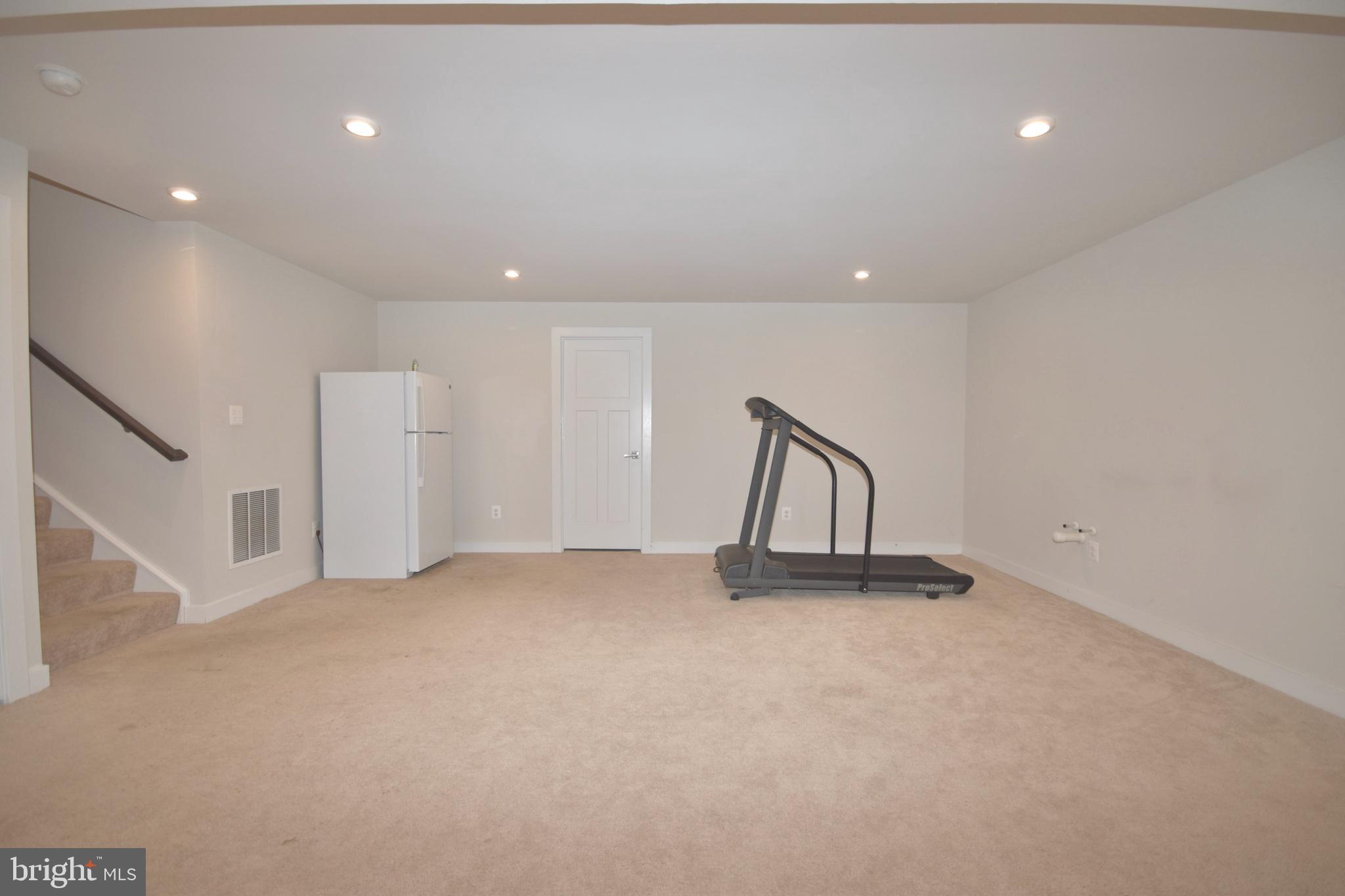 7426 LAKE WILLOW COURT