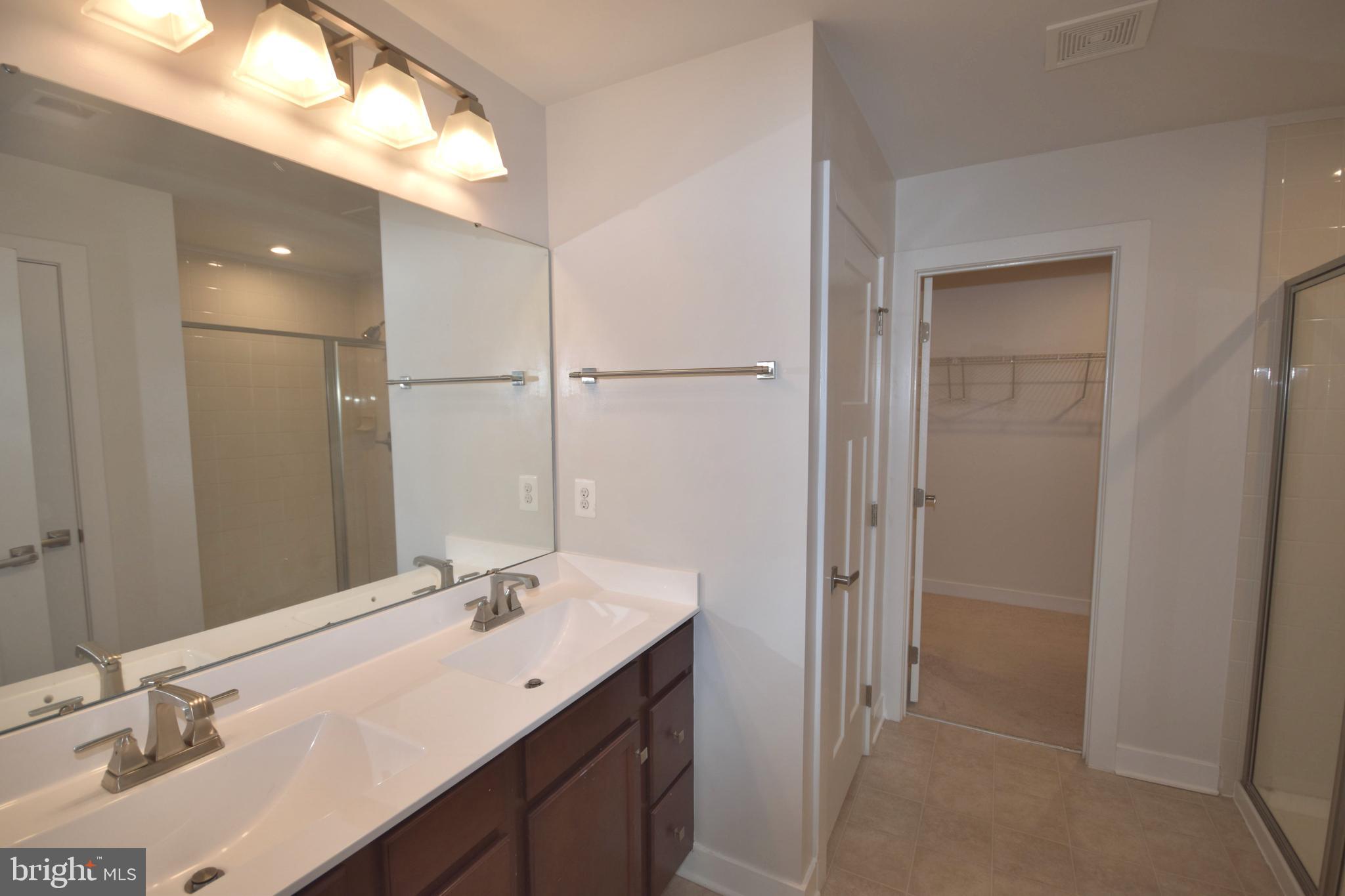 7426 LAKE WILLOW COURT