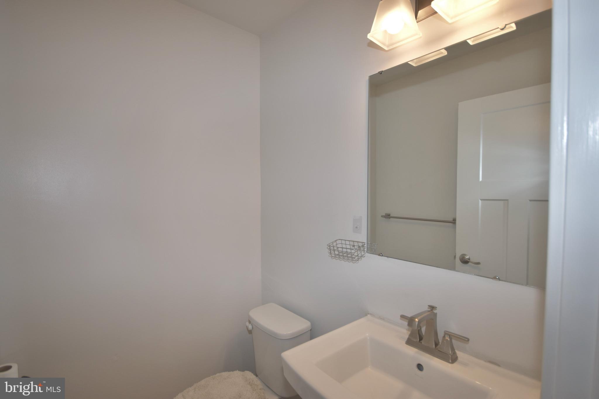 7426 LAKE WILLOW COURT