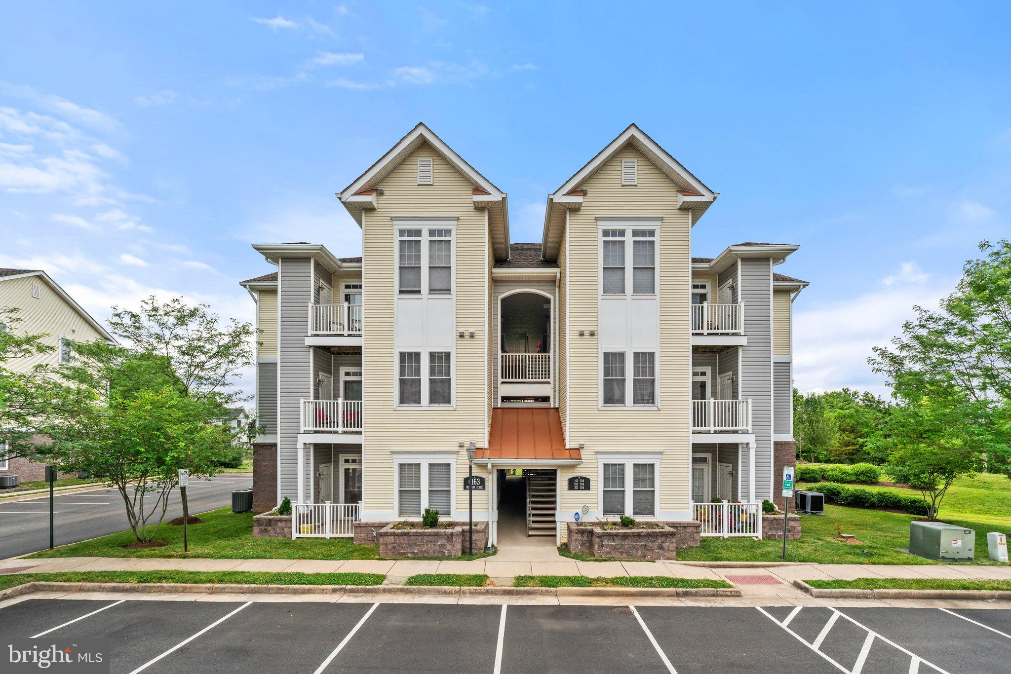 6163 WILLOW PLACE 201