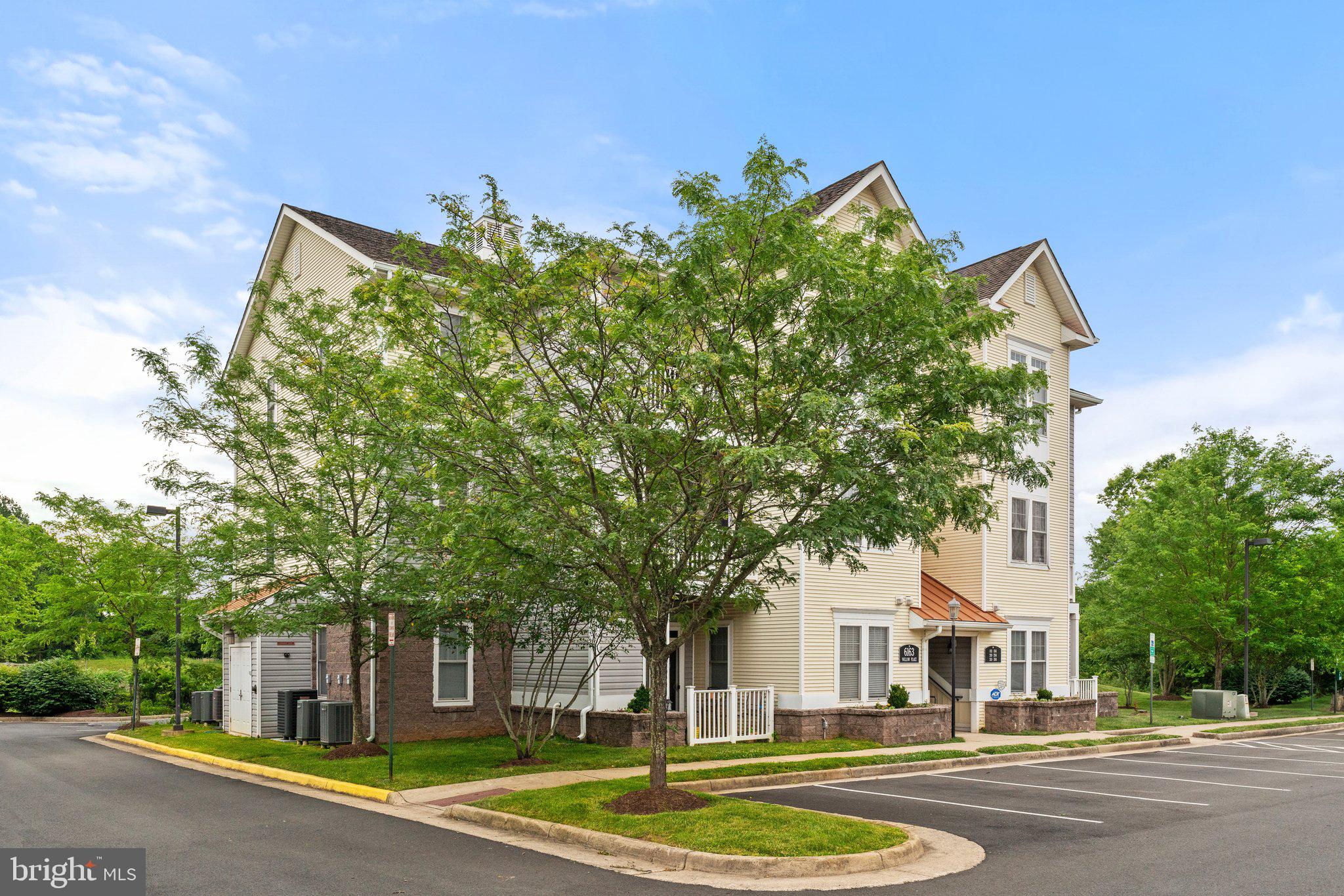 6163 WILLOW PLACE 201