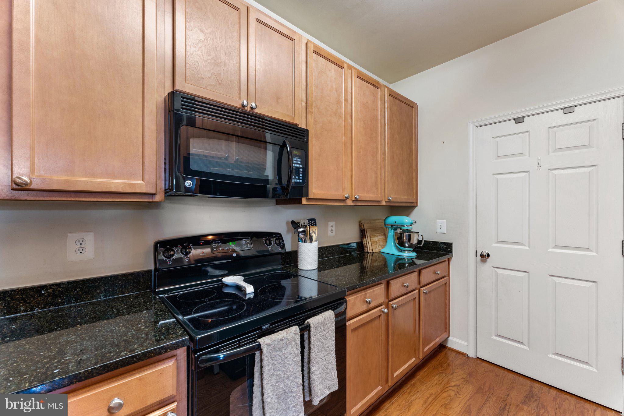 6163 WILLOW PLACE 201