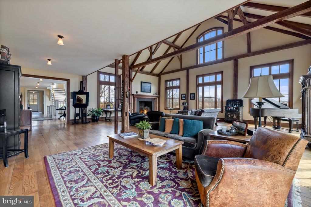 9425 BLACKPOND LANE