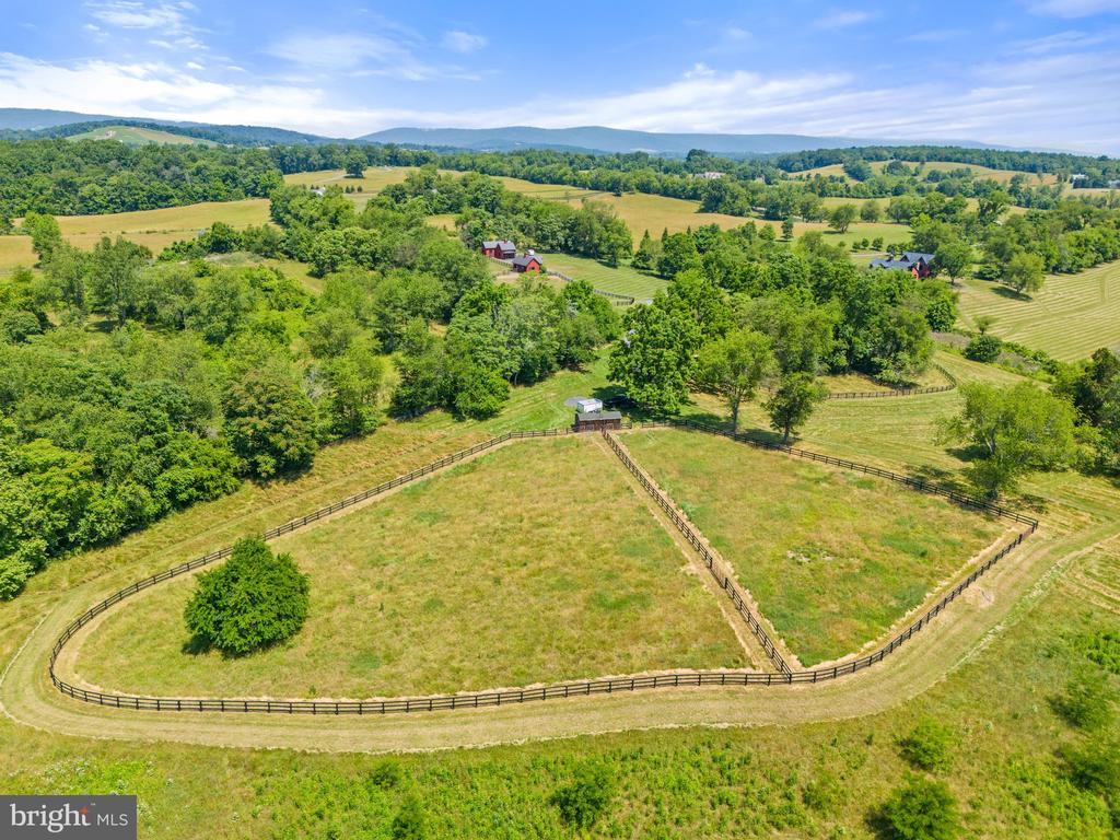 9425 BLACKPOND LANE