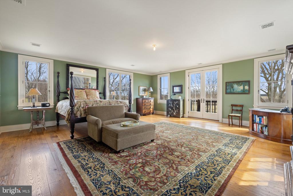 9425 BLACKPOND LANE