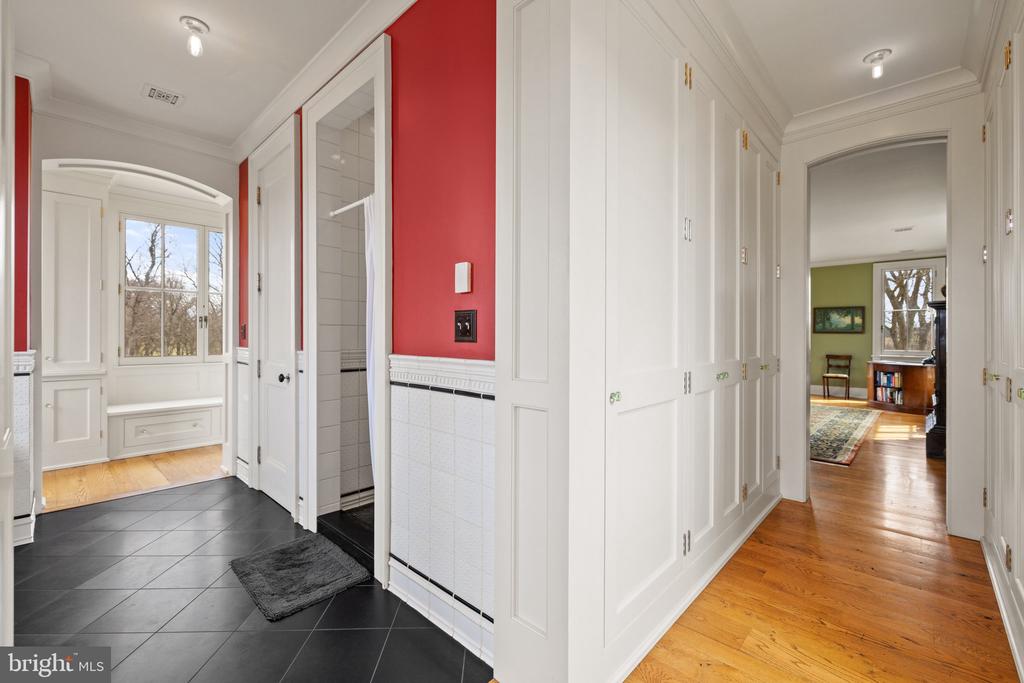 9425 BLACKPOND LANE