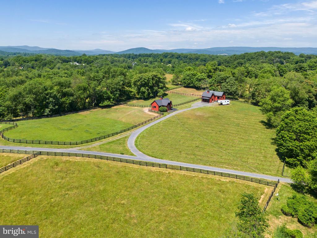 9425 BLACKPOND LANE