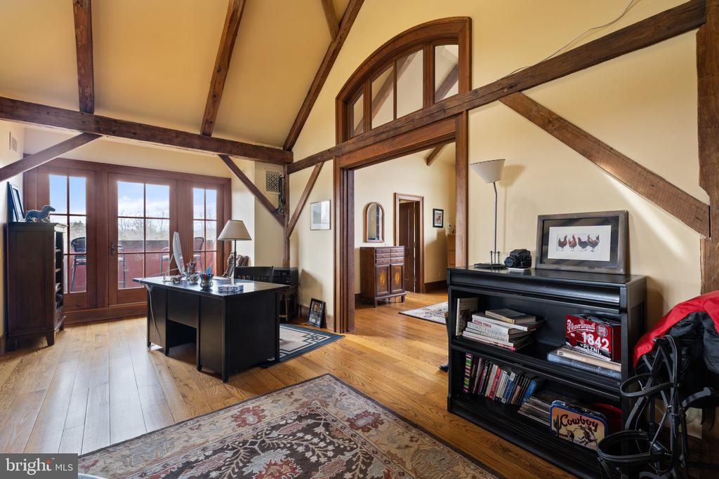 9425 BLACKPOND LANE