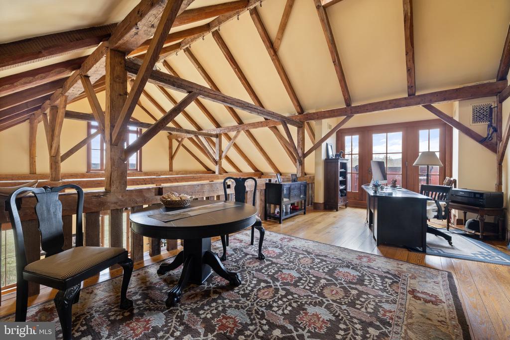 9425 BLACKPOND LANE
