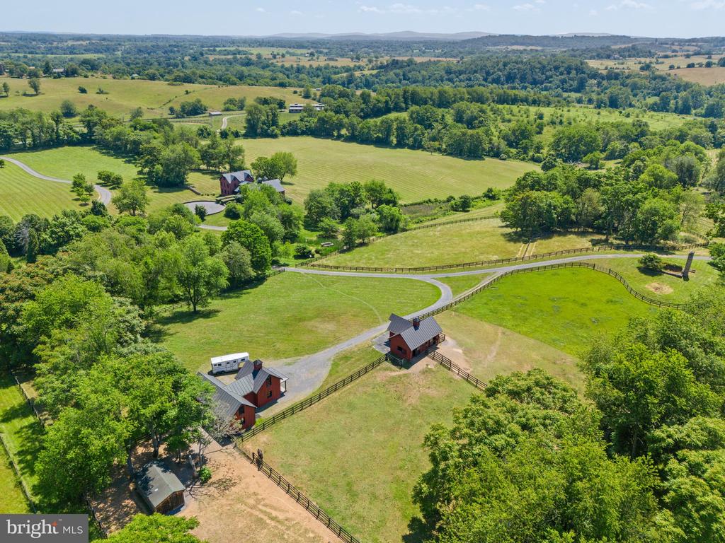 9425 BLACKPOND LANE