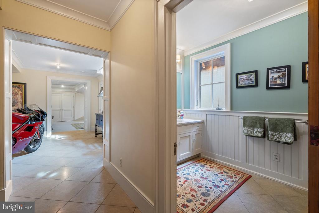 9425 BLACKPOND LANE