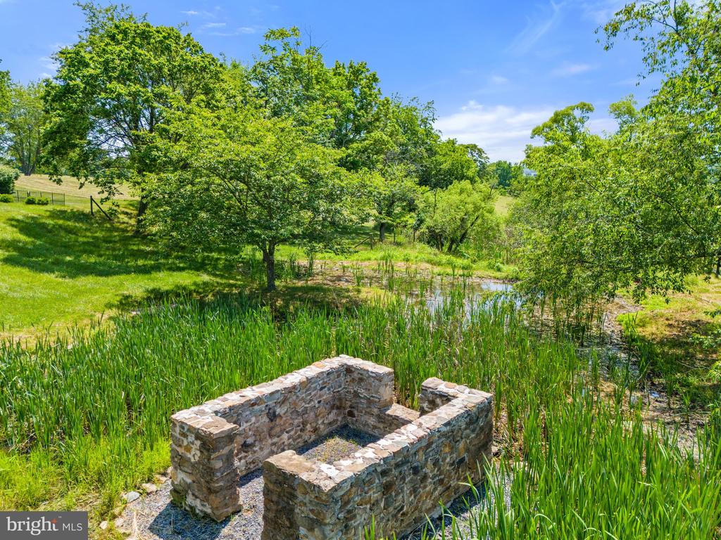 9425 BLACKPOND LANE
