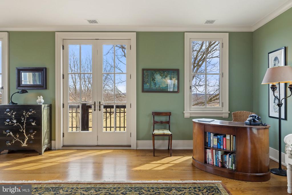9425 BLACKPOND LANE