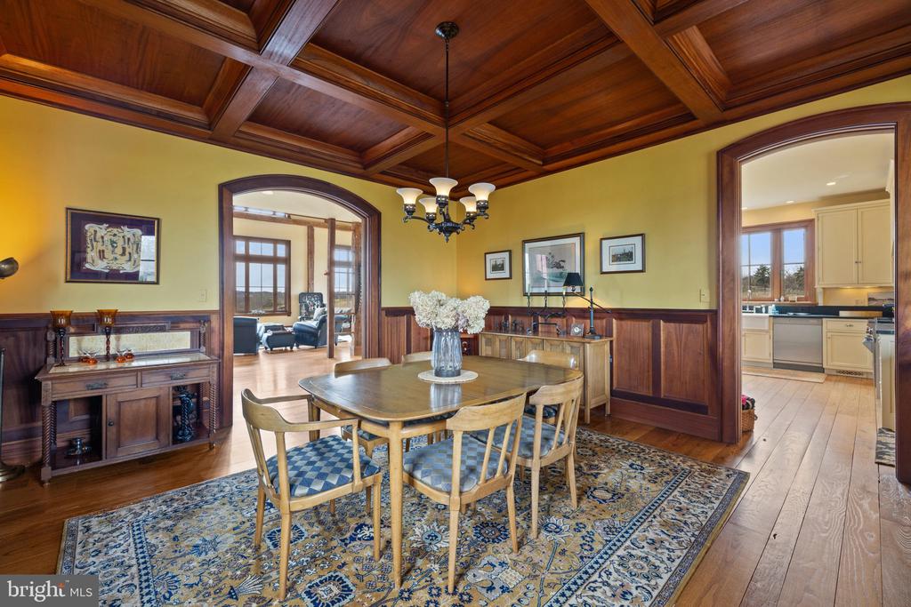 9425 BLACKPOND LANE