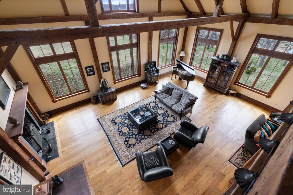 9425 BLACKPOND LANE