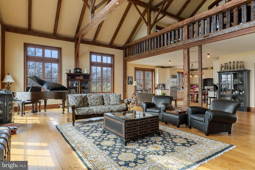 9425 BLACKPOND LANE