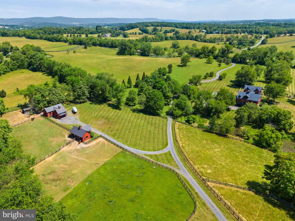 9425 BLACKPOND LANE