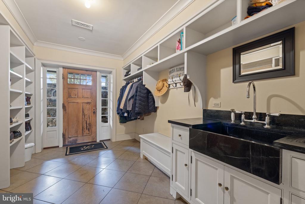 9425 BLACKPOND LANE