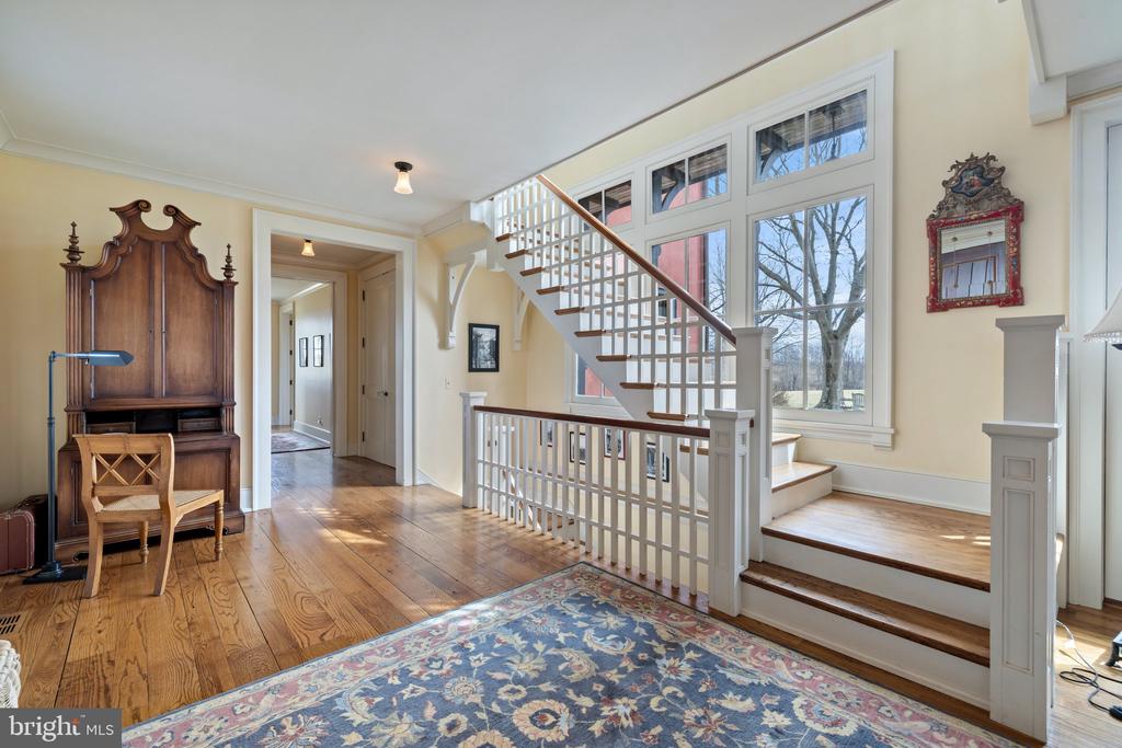 9425 BLACKPOND LANE