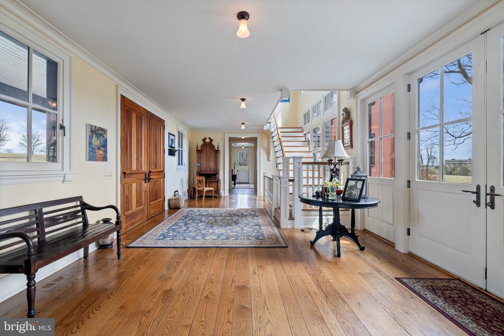 9425 BLACKPOND LANE