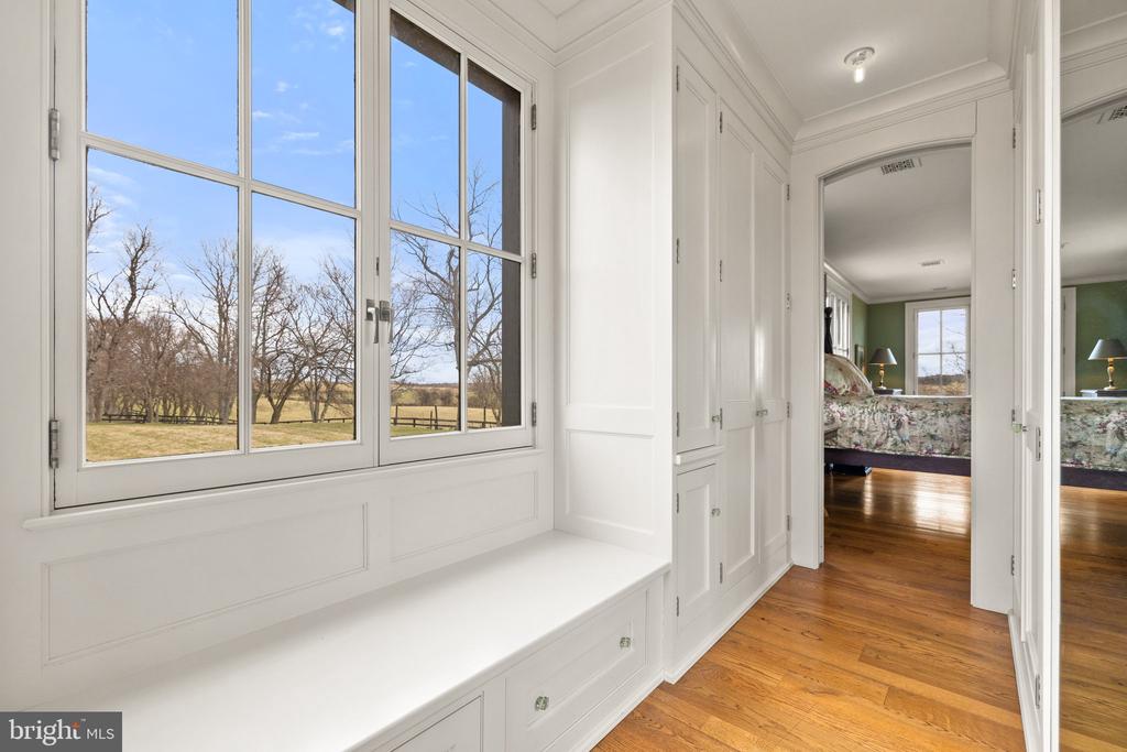 9425 BLACKPOND LANE