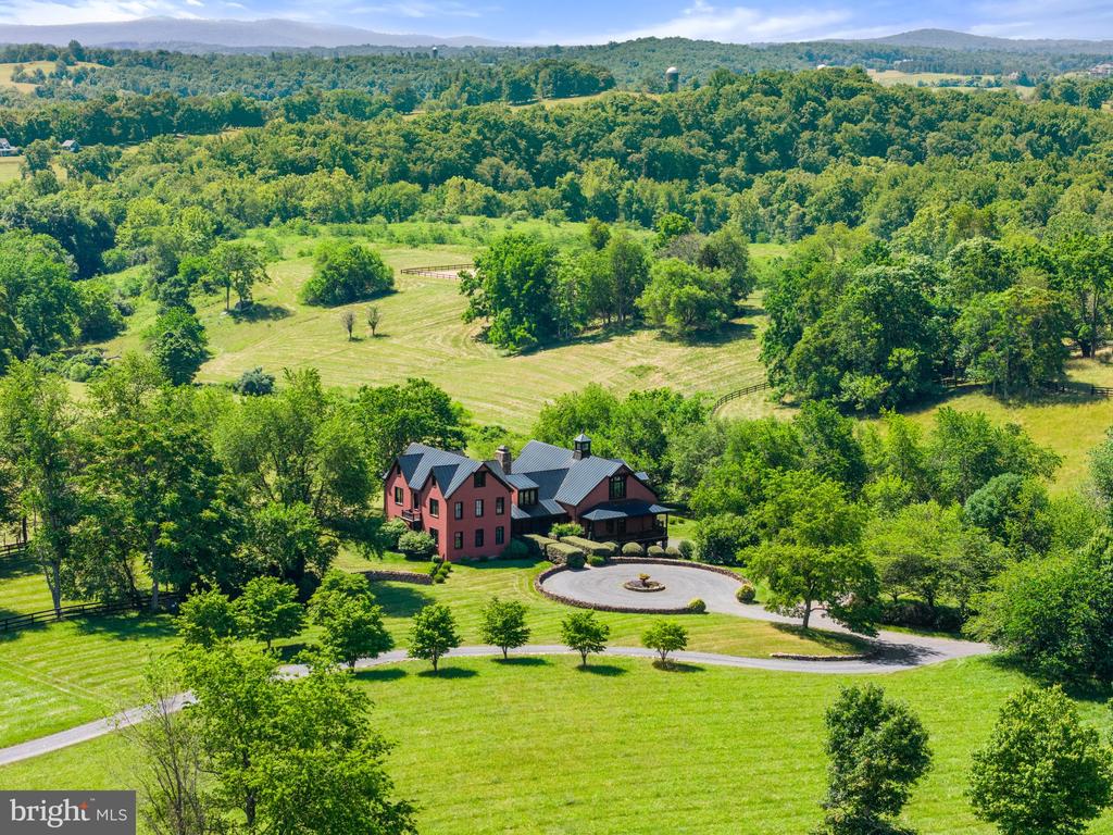 9425 BLACKPOND LANE