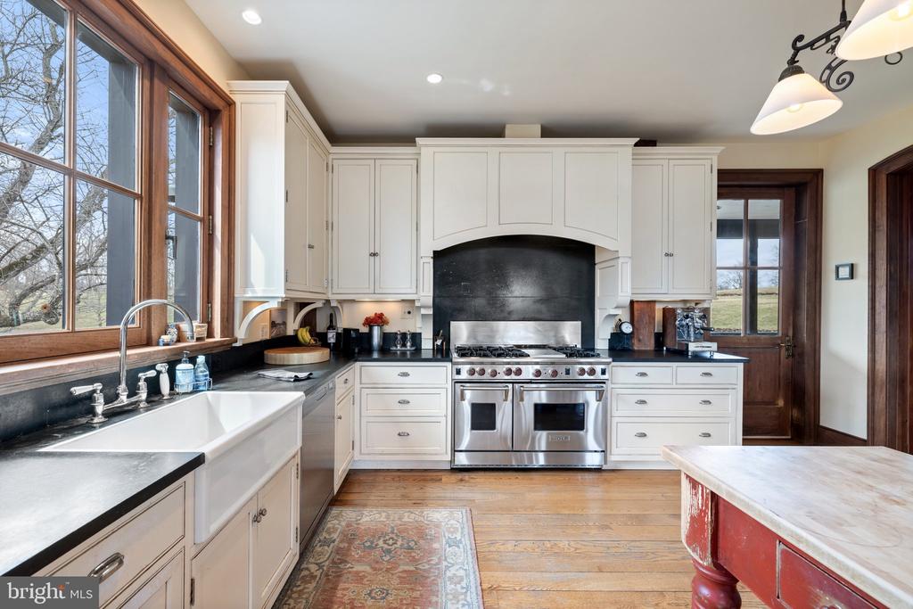 9425 BLACKPOND LANE