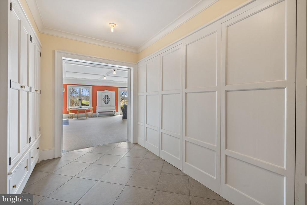 9425 BLACKPOND LANE