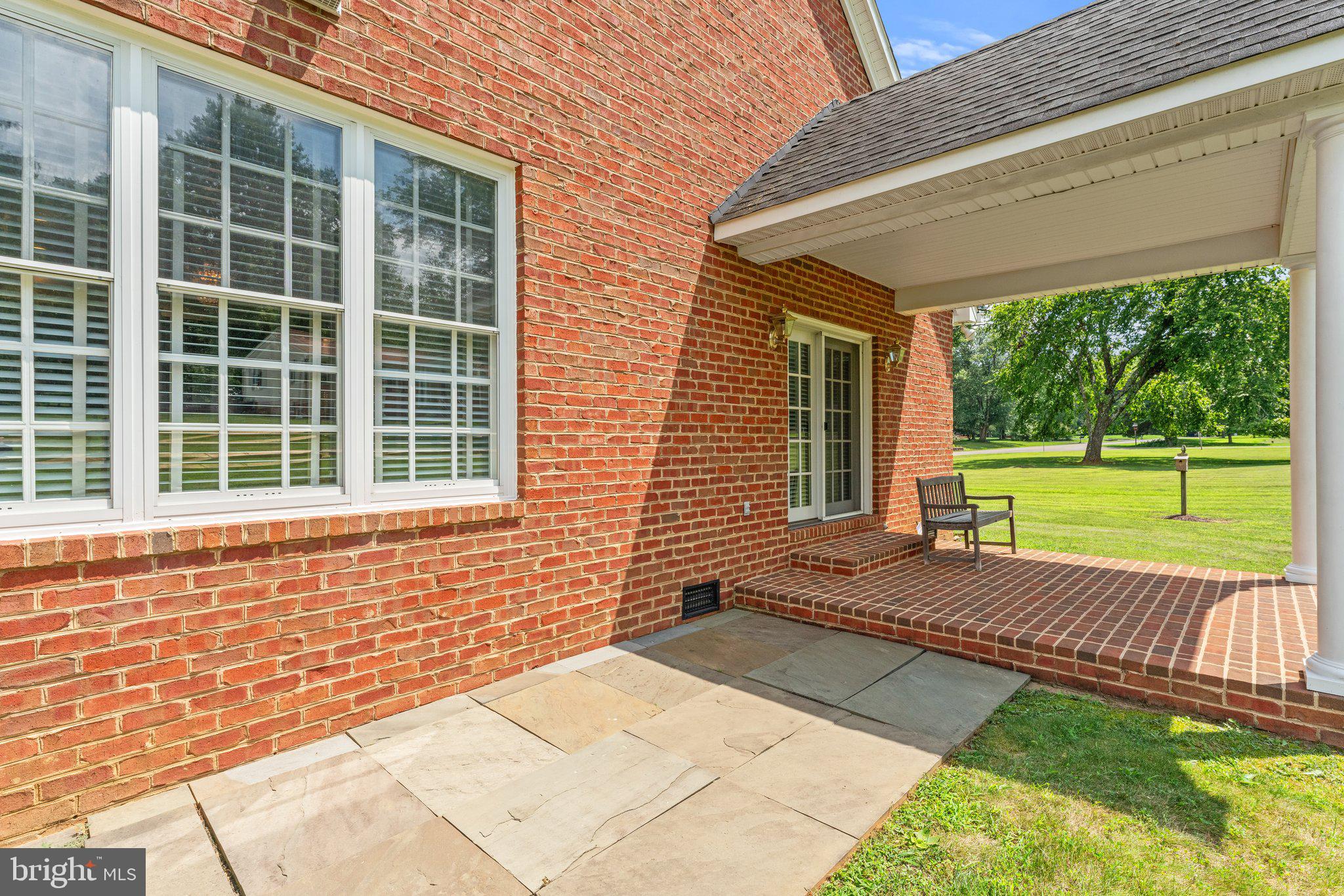 7054 LAKEVIEW DRIVE