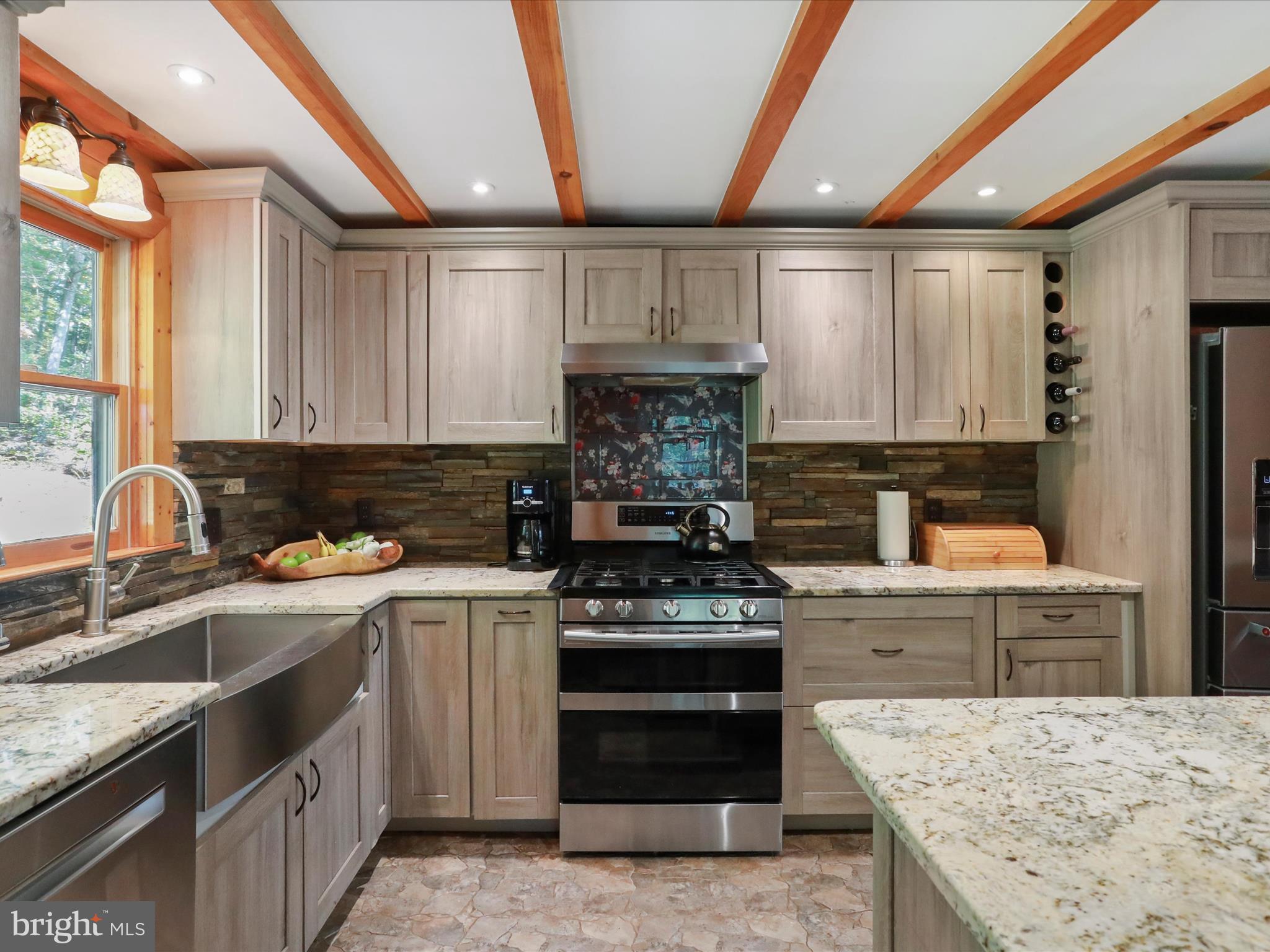 5065 COUNTRY CREEK LANE