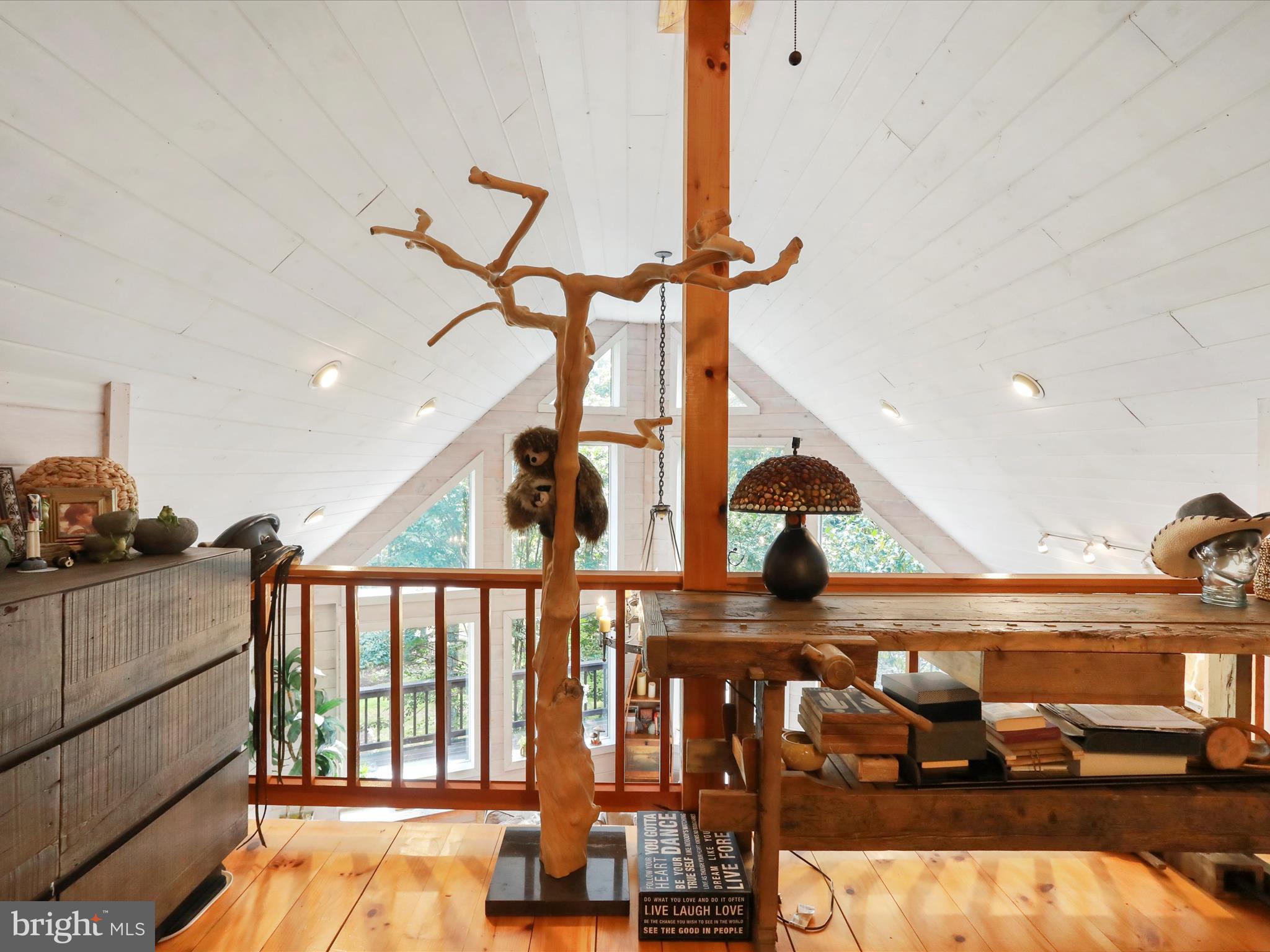 5065 COUNTRY CREEK LANE