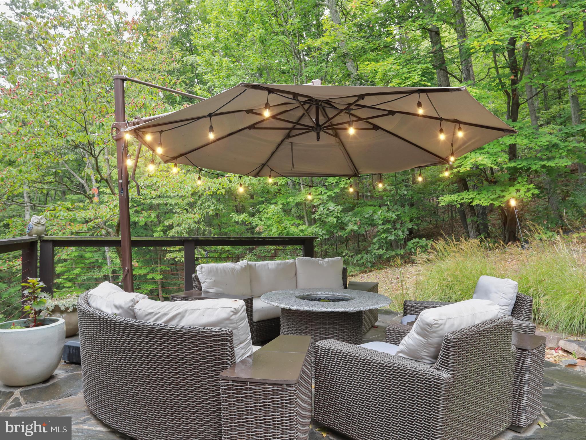 5065 COUNTRY CREEK LANE