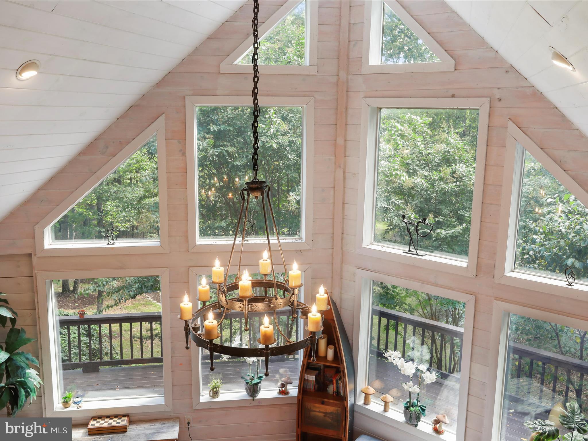 5065 COUNTRY CREEK LANE