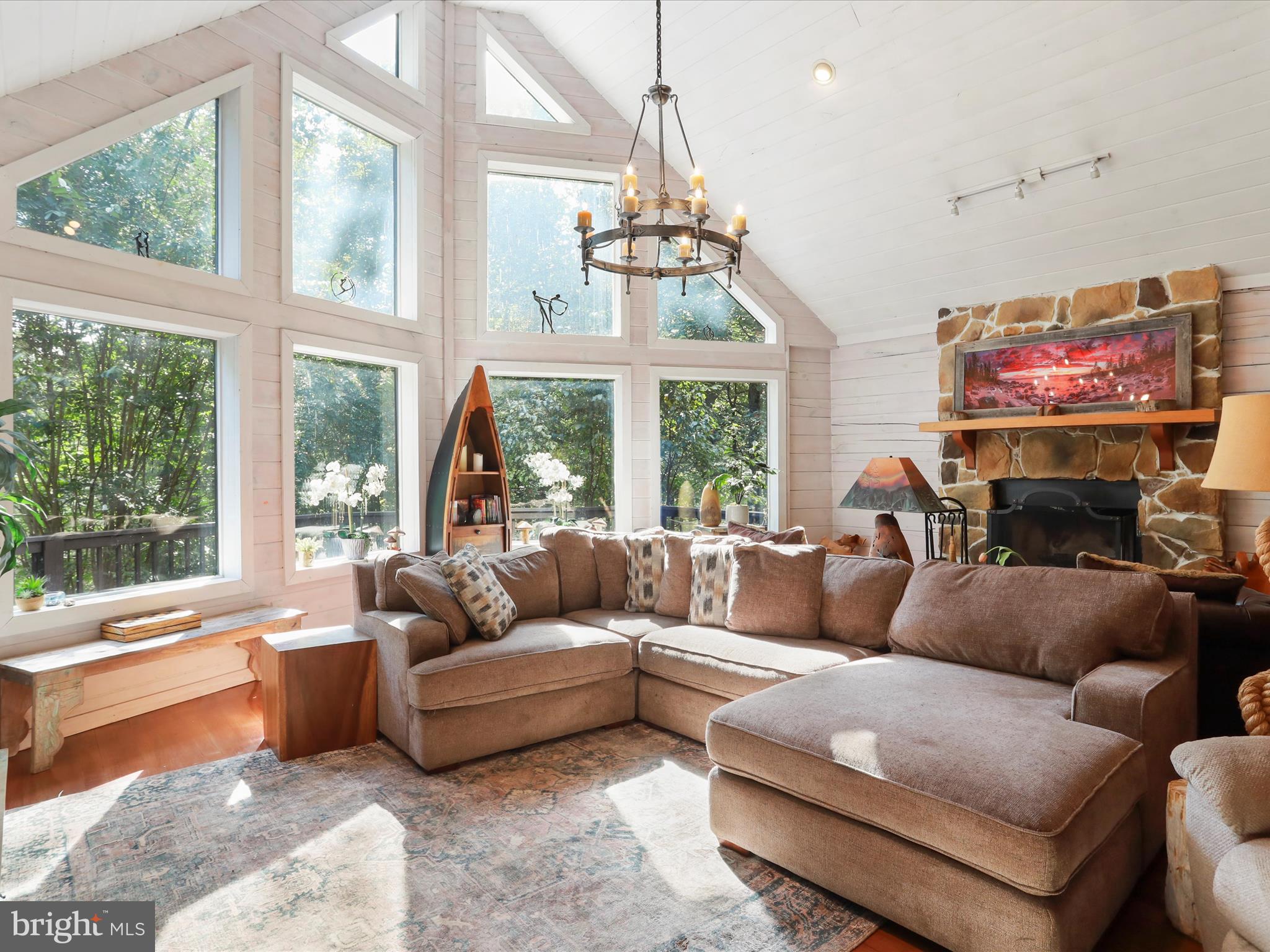 5065 COUNTRY CREEK LANE