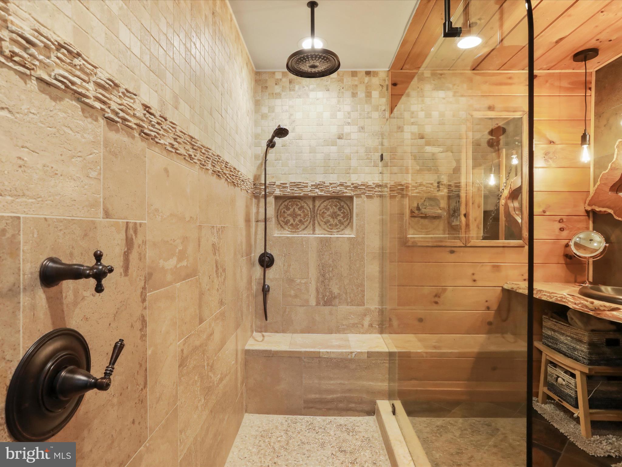 5065 COUNTRY CREEK LANE