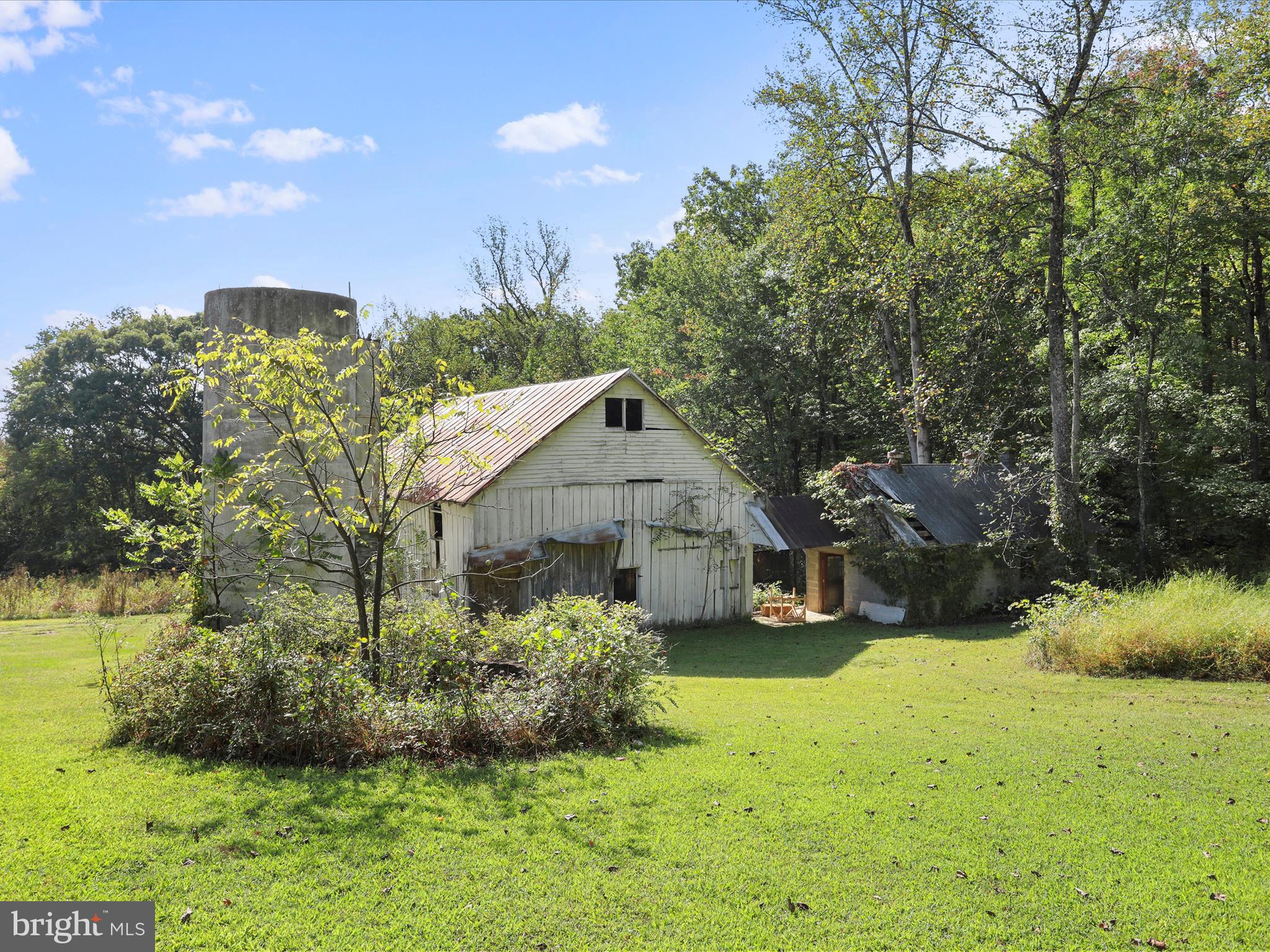 5065 COUNTRY CREEK LANE