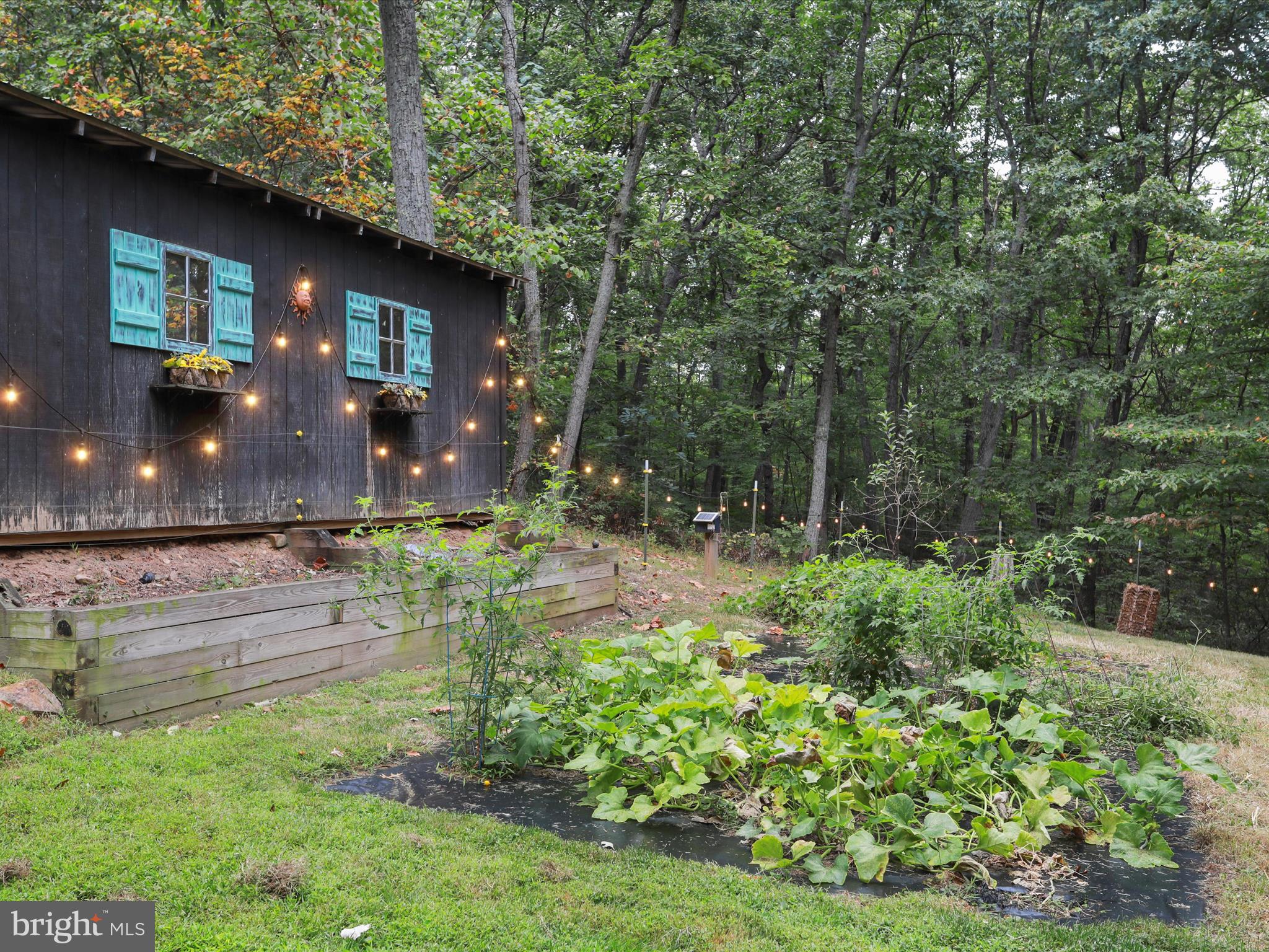 5065 COUNTRY CREEK LANE