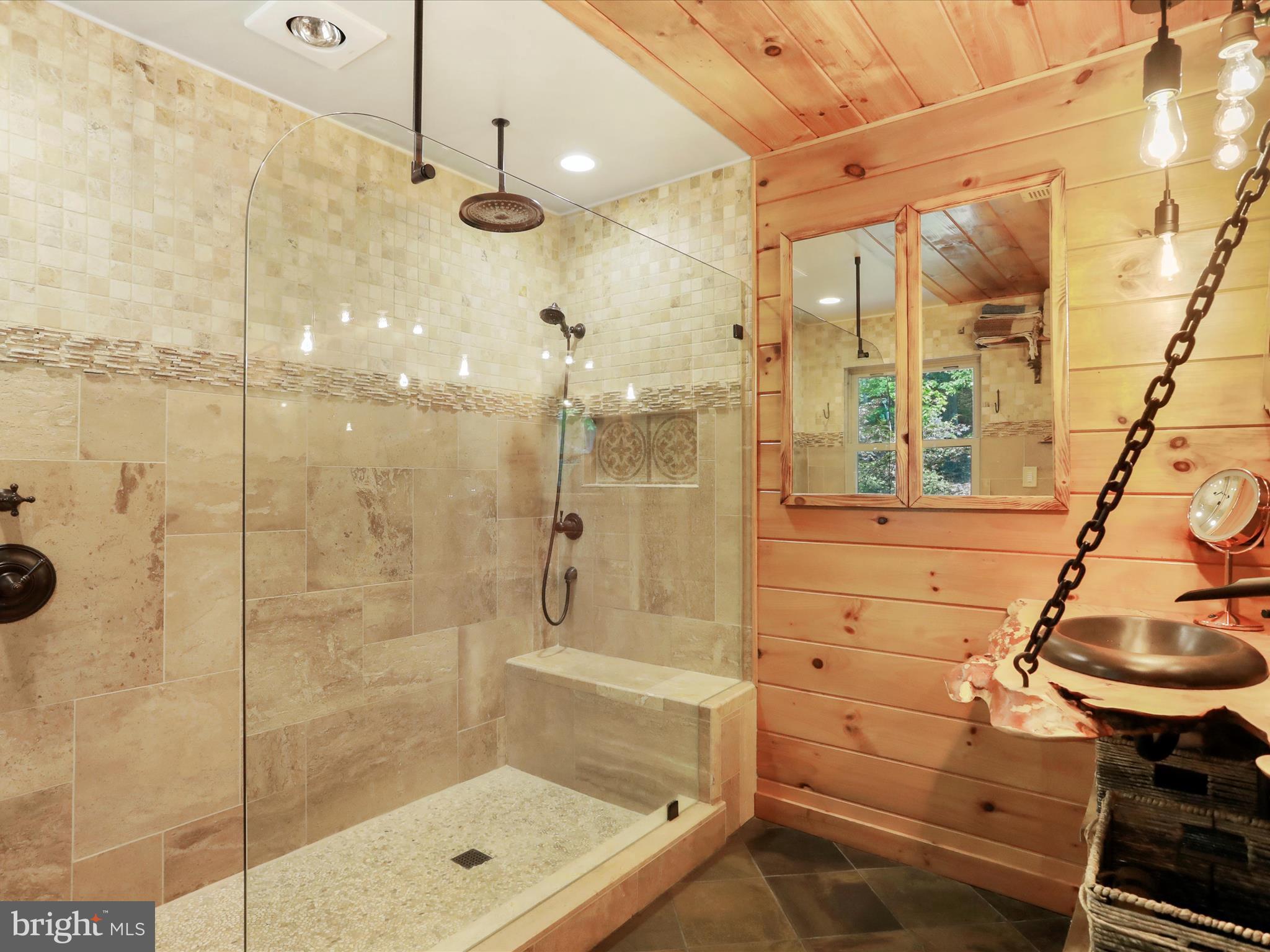 5065 COUNTRY CREEK LANE