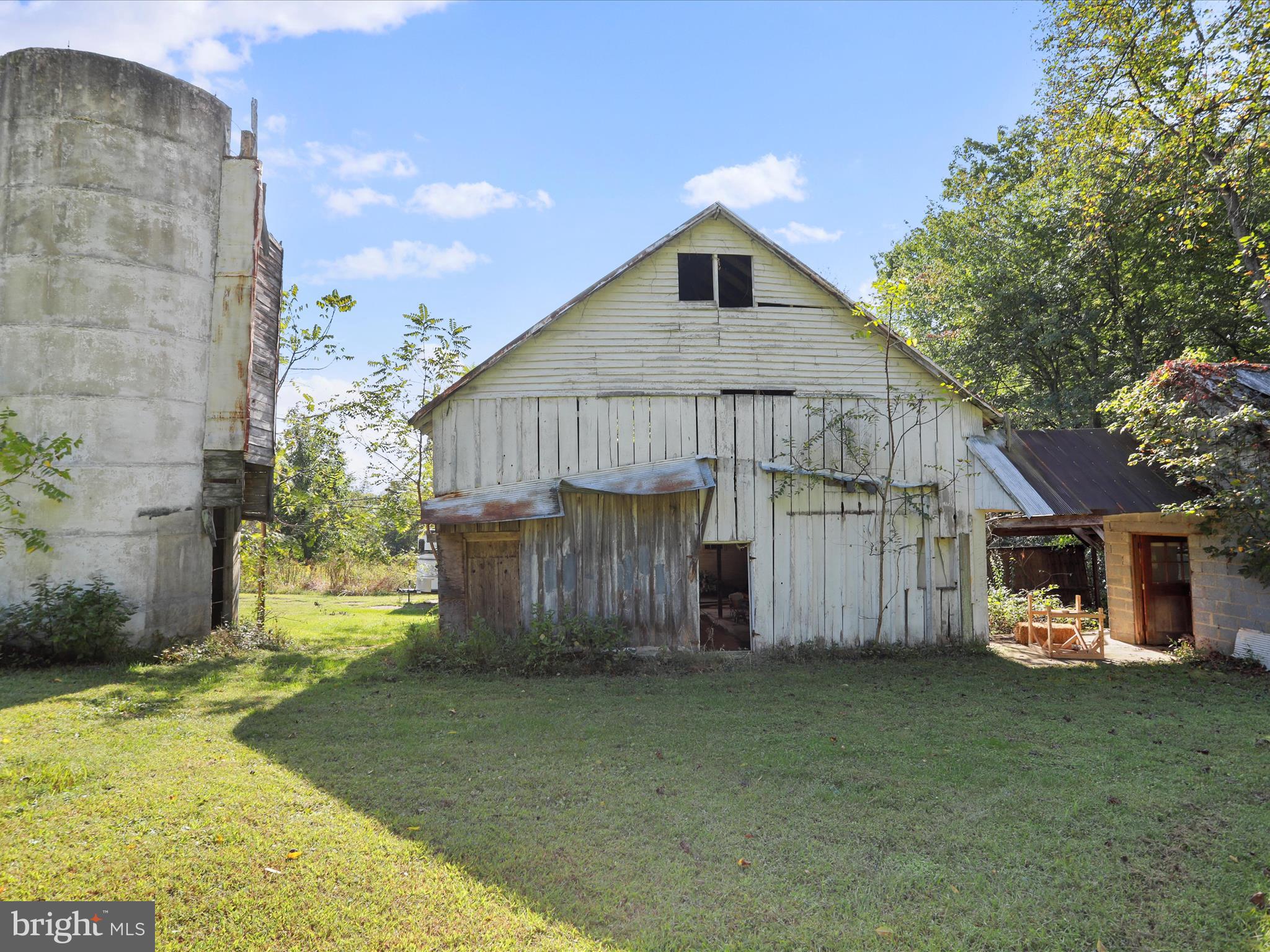 5065 COUNTRY CREEK LANE