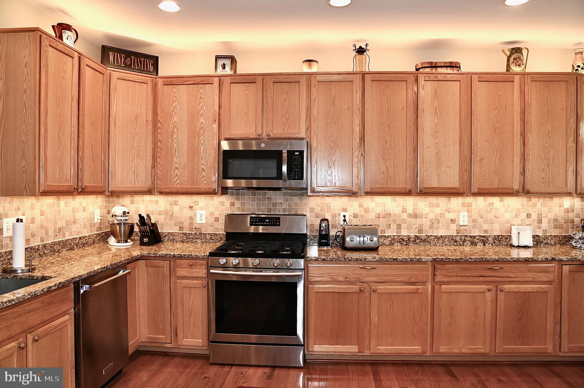 6721 HOLLY FARM LANE