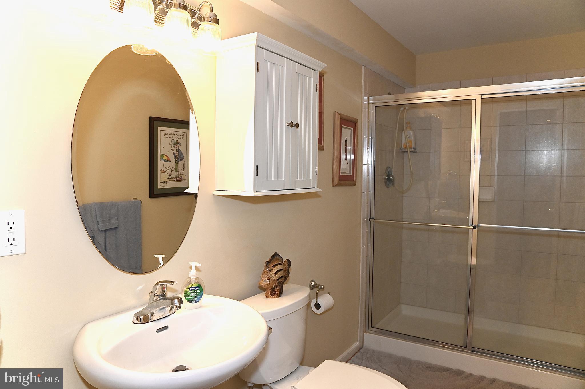 6721 HOLLY FARM LANE