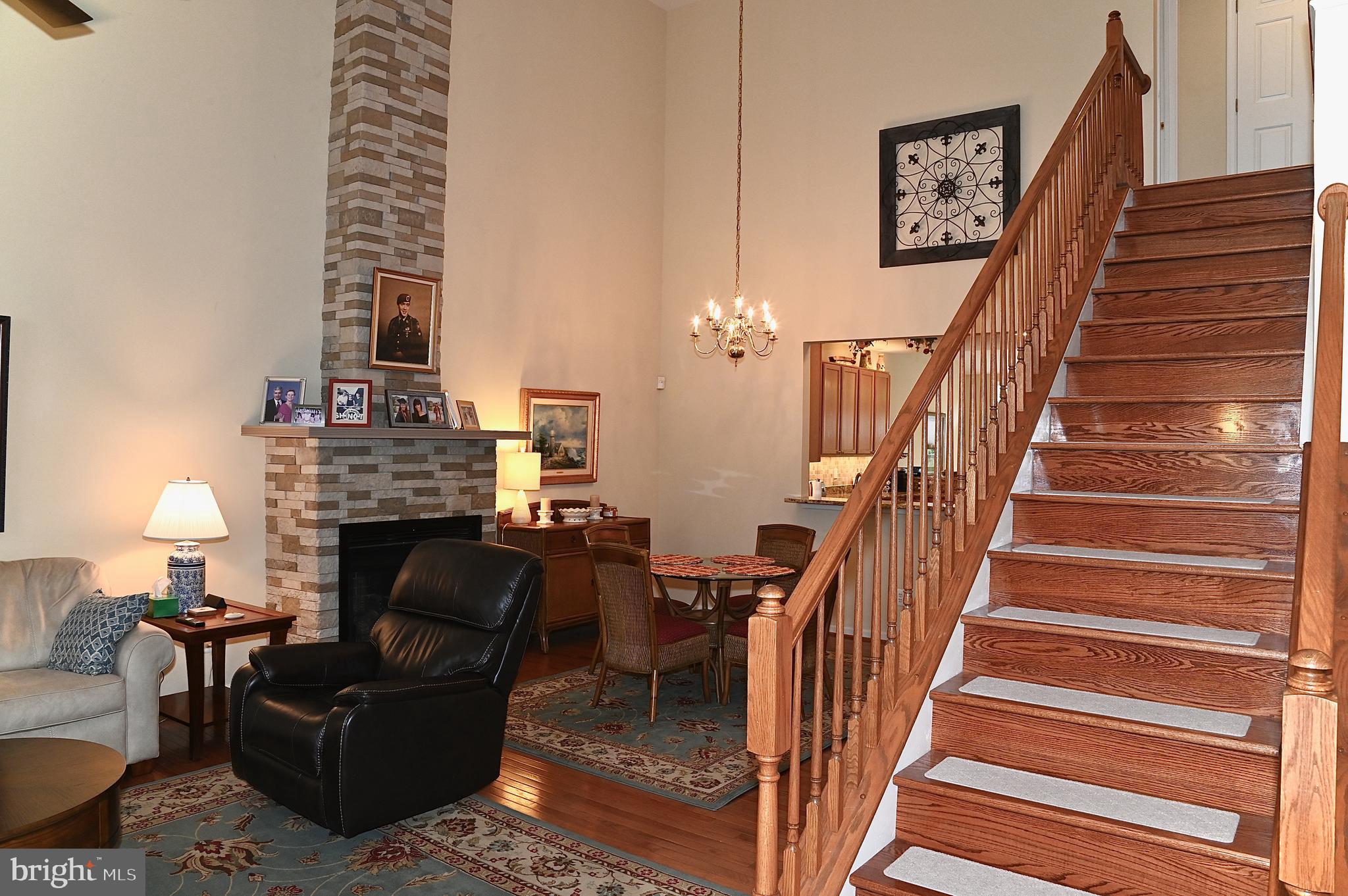 6721 HOLLY FARM LANE