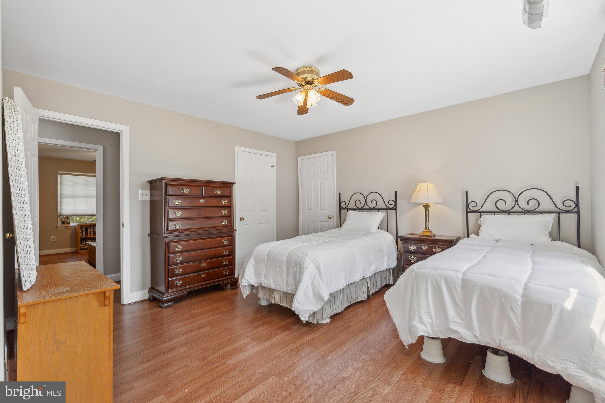 7708 CASTLEBURY COURT