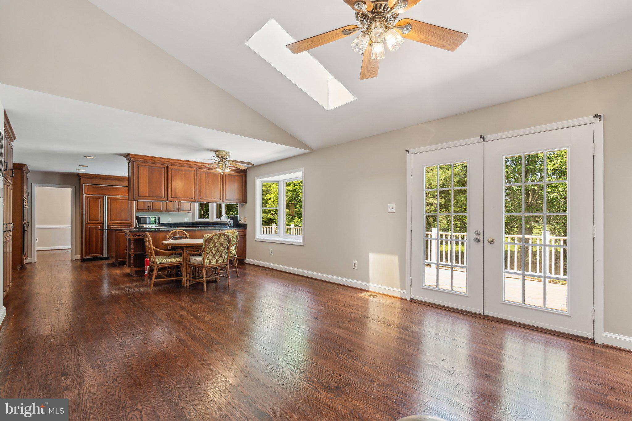 7708 CASTLEBURY COURT